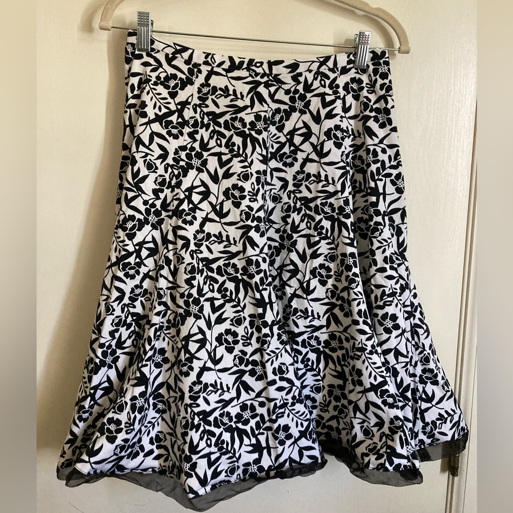 Hillard & Hanson White with Black Floral Sheer Black Lace at Hem Flare Skirt #R